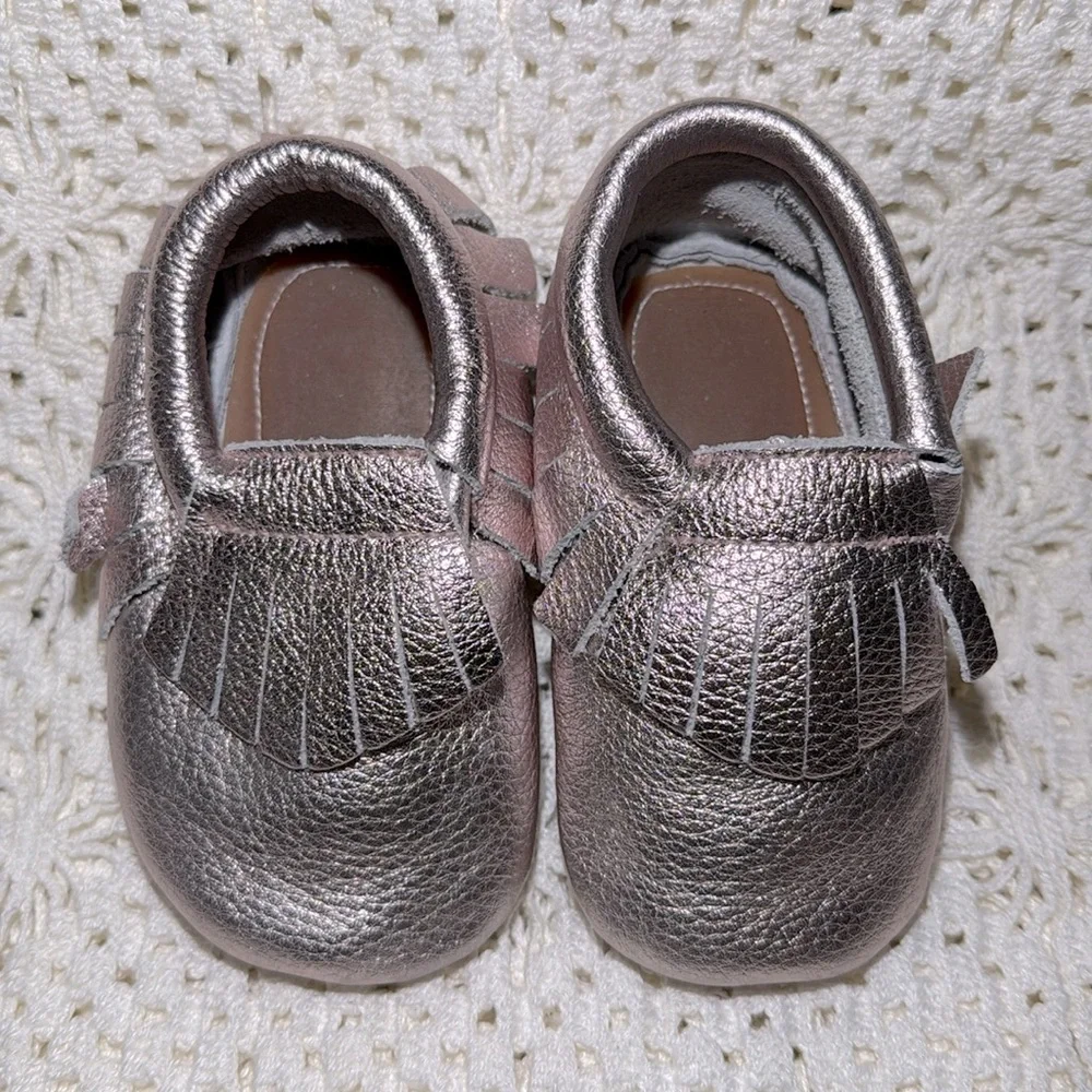 Pottery Barn infant shoes sz 4 (12-18 mos) rose gold